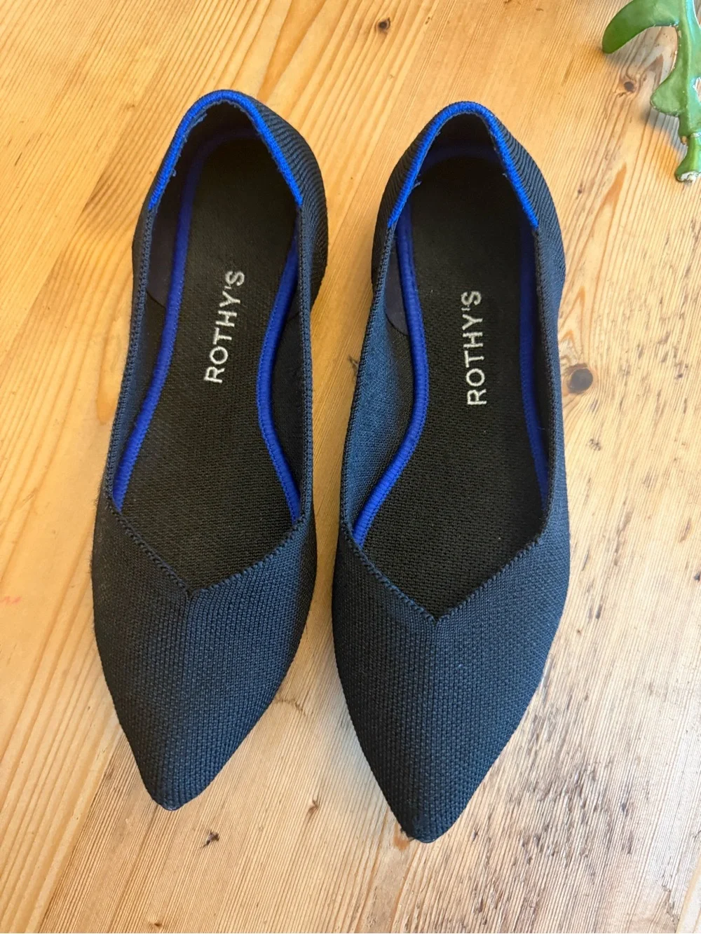 Rothys classic pointed